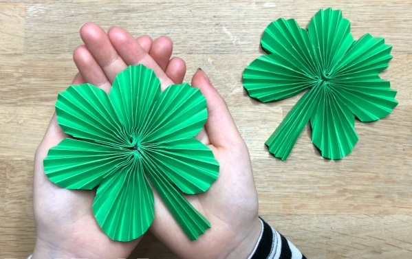 Paper Fan Shamrocks