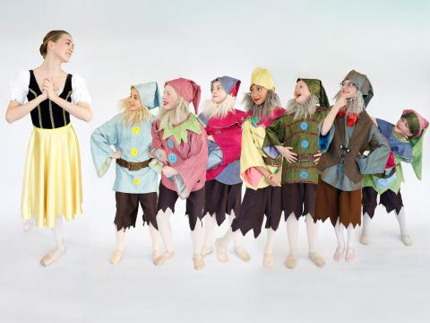 image of snow white and seven dwarves